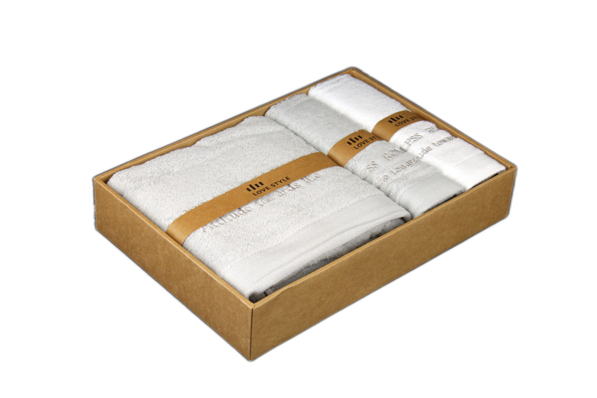 LOVE STYLE Lahjasetti pyyhkeitä laatikossa 70x130cm 1 kpl, 35x70 2 kpl.